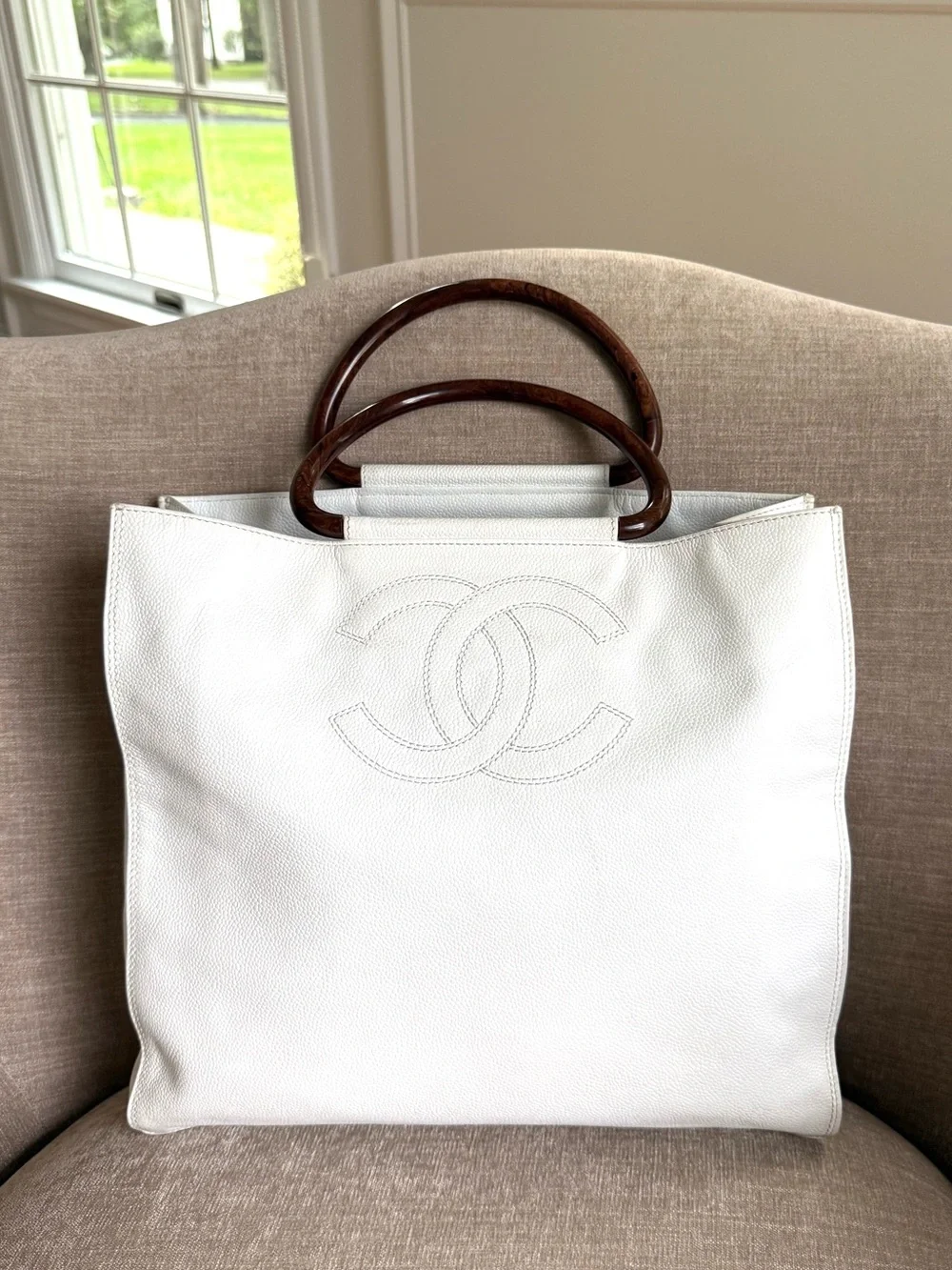 CHANEL authentic tote